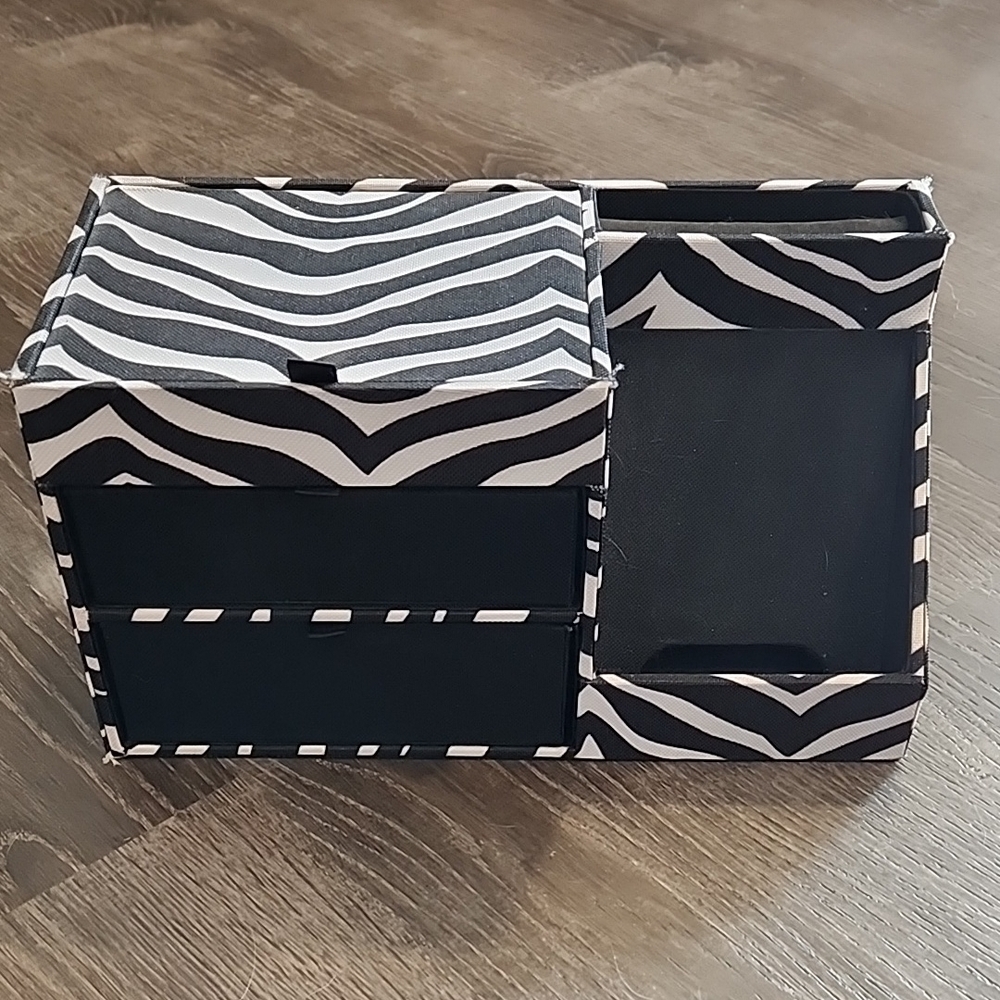 Black and White Zebra Jewelry Organizer And Charging Station